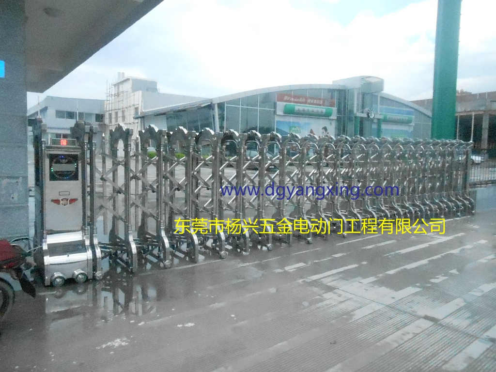 广西玉林市豪华伸缩门...
