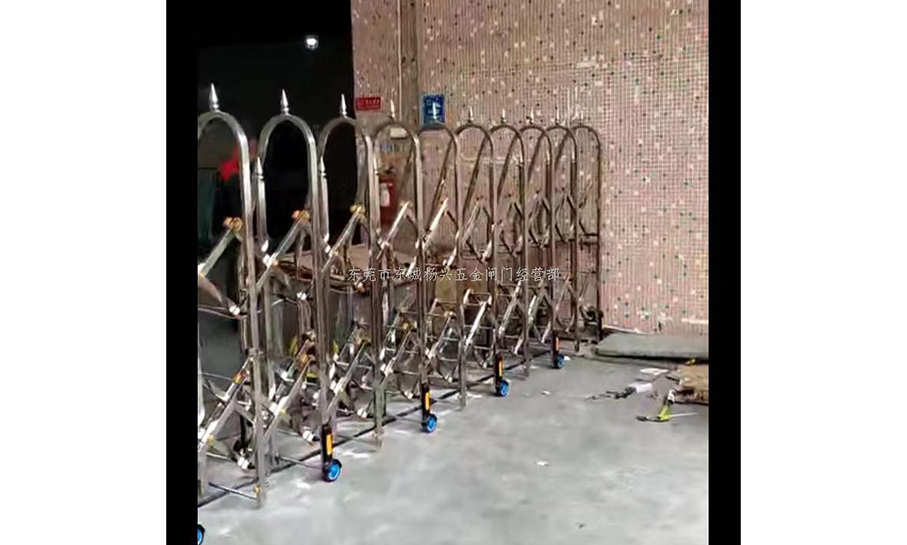 东莞厚街电动伸缩门安...