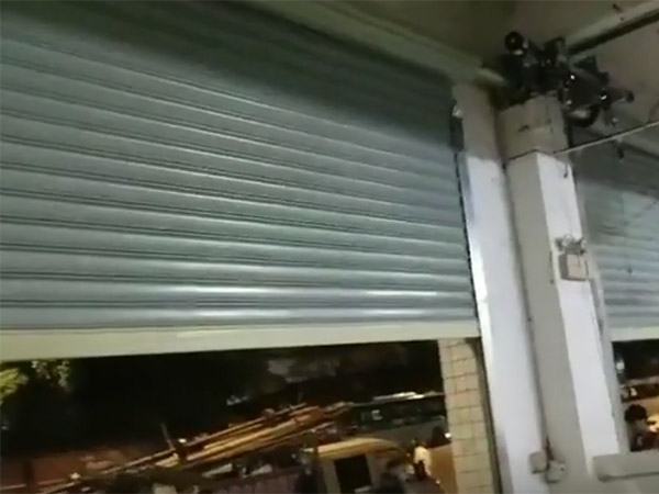石碣手拉卷闸门换电动...