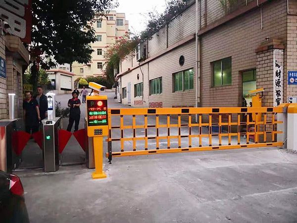 大朗通道闸—车牌识别...